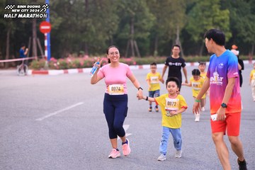 BINH DUONG NEW CITY HALF MARATHON 2024 - Ảnh #1727174