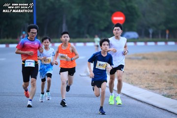 BINH DUONG NEW CITY HALF MARATHON 2024 - Ảnh #1726028