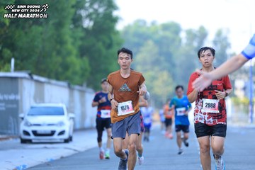 BINH DUONG NEW CITY HALF MARATHON 2024 - Ảnh #1776189