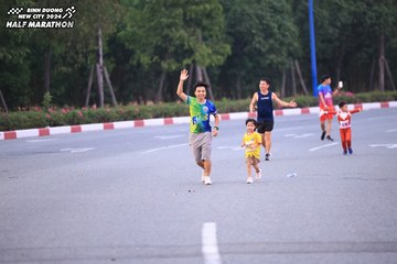 BINH DUONG NEW CITY HALF MARATHON 2024 - Ảnh #1727120