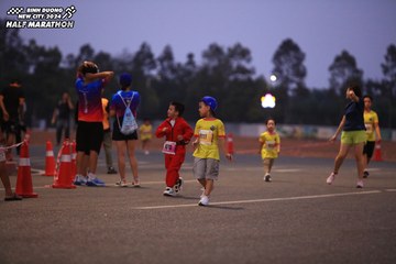 BINH DUONG NEW CITY HALF MARATHON 2024 - Ảnh #1728422