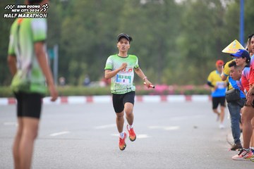 BINH DUONG NEW CITY HALF MARATHON 2024 - Ảnh #1736946