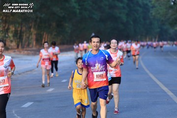 BINH DUONG NEW CITY HALF MARATHON 2024 - Ảnh #1772085