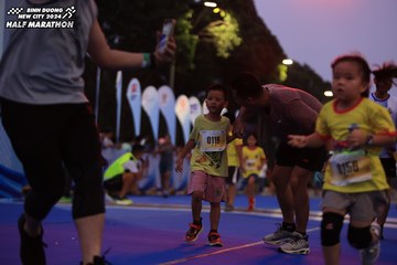 BINH DUONG NEW CITY HALF MARATHON 2024 - Ảnh #1729253