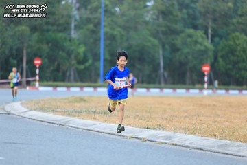 BINH DUONG NEW CITY HALF MARATHON 2024 - Ảnh #1735774