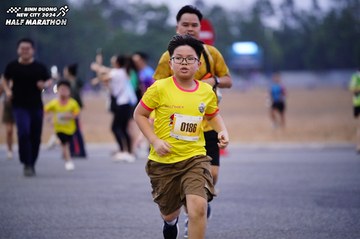 BINH DUONG NEW CITY HALF MARATHON 2024 - Ảnh #1725545
