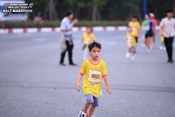 BINH DUONG NEW CITY HALF MARATHON 2024 - Ảnh #1727057