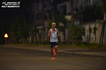 BINH DUONG NEW CITY HALF MARATHON 2024 - Ảnh #1755547