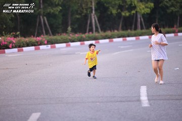BINH DUONG NEW CITY HALF MARATHON 2024 - Ảnh #1727250