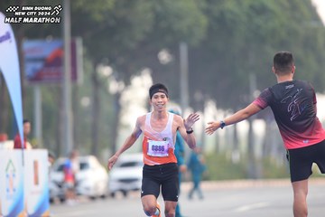 BINH DUONG NEW CITY HALF MARATHON 2024 - Ảnh #1738484