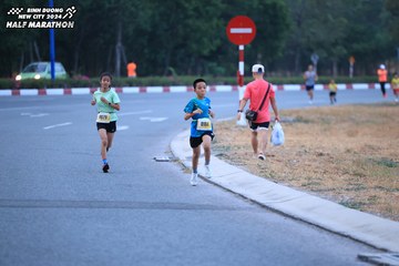 BINH DUONG NEW CITY HALF MARATHON 2024 - Ảnh #1726056