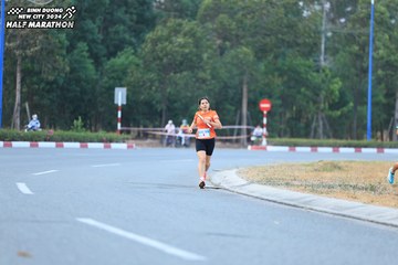 BINH DUONG NEW CITY HALF MARATHON 2024 - Ảnh #1735550
