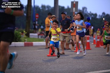 BINH DUONG NEW CITY HALF MARATHON 2024 - Ảnh #1728126