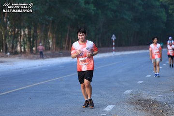 BINH DUONG NEW CITY HALF MARATHON 2024 - Ảnh #1750299
