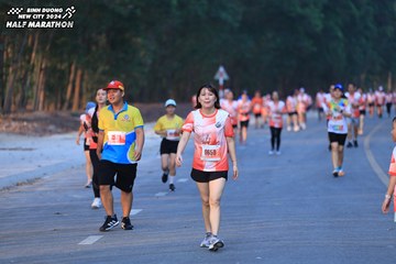 BINH DUONG NEW CITY HALF MARATHON 2024 - Ảnh #1771839