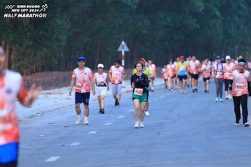 BINH DUONG NEW CITY HALF MARATHON 2024 - Ảnh #1750768