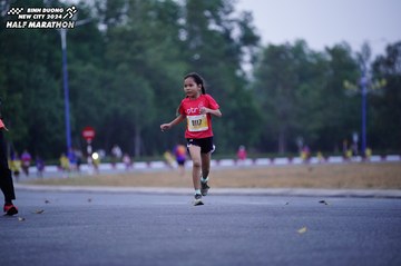 BINH DUONG NEW CITY HALF MARATHON 2024 - Ảnh #1725027