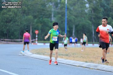 BINH DUONG NEW CITY HALF MARATHON 2024 - Ảnh #1735967