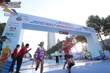 BINH DUONG NEW CITY HALF MARATHON 2024 - Ảnh #1738102
