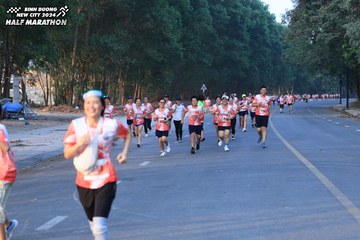 BINH DUONG NEW CITY HALF MARATHON 2024 - Ảnh #1772143