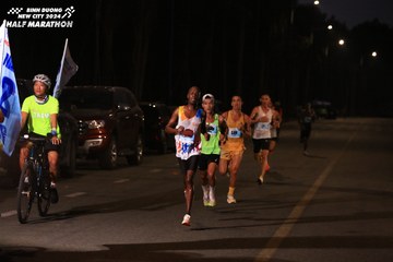 BINH DUONG NEW CITY HALF MARATHON 2024 - Ảnh #1739764