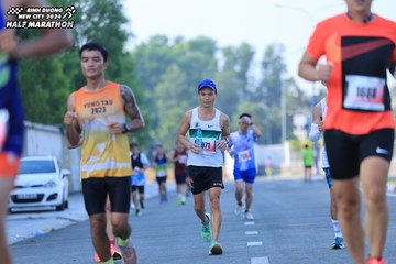 BINH DUONG NEW CITY HALF MARATHON 2024 - Ảnh #1766032