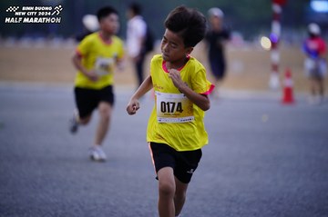 BINH DUONG NEW CITY HALF MARATHON 2024 - Ảnh #1725109