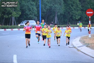 BINH DUONG NEW CITY HALF MARATHON 2024 - Ảnh #1726302