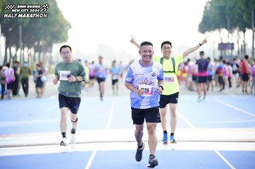 BINH DUONG NEW CITY HALF MARATHON 2024 - Ảnh #1760989