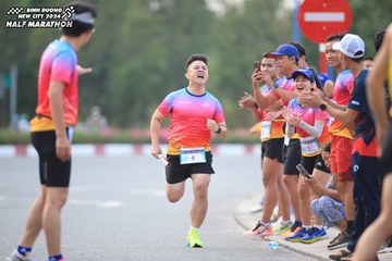 BINH DUONG NEW CITY HALF MARATHON 2024 - Ảnh #1736835