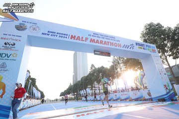 BINH DUONG NEW CITY HALF MARATHON 2024 - Ảnh #1819573