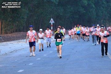BINH DUONG NEW CITY HALF MARATHON 2024 - Ảnh #1750778