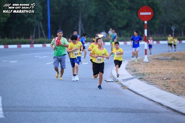 BINH DUONG NEW CITY HALF MARATHON 2024 - Ảnh #1726162