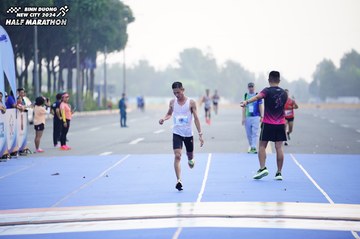 BINH DUONG NEW CITY HALF MARATHON 2024 - Ảnh #1772679