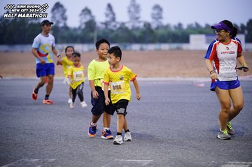 BINH DUONG NEW CITY HALF MARATHON 2024 - Ảnh #1725721