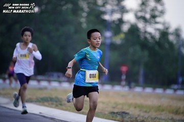 BINH DUONG NEW CITY HALF MARATHON 2024 - Ảnh #1724540