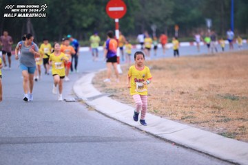 BINH DUONG NEW CITY HALF MARATHON 2024 - Ảnh #1726873