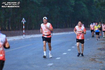 BINH DUONG NEW CITY HALF MARATHON 2024 - Ảnh #1750329