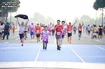 BINH DUONG NEW CITY HALF MARATHON 2024 - Ảnh #1763295