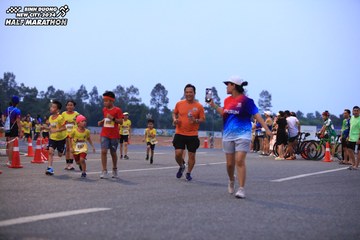 BINH DUONG NEW CITY HALF MARATHON 2024 - Ảnh #1728159