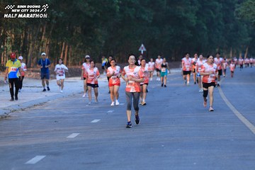 BINH DUONG NEW CITY HALF MARATHON 2024 - Ảnh #1772520