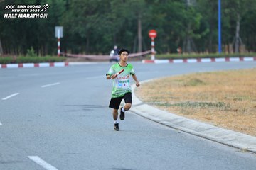 BINH DUONG NEW CITY HALF MARATHON 2024 - Ảnh #1735369