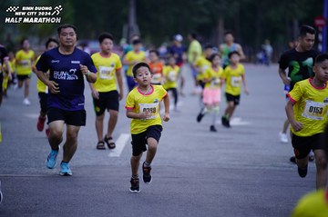 BINH DUONG NEW CITY HALF MARATHON 2024 - Ảnh #1724621