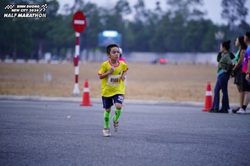 BINH DUONG NEW CITY HALF MARATHON 2024 - Ảnh #1725088