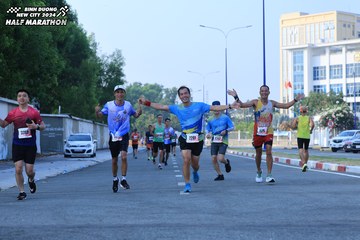 BINH DUONG NEW CITY HALF MARATHON 2024 - Ảnh #1765483