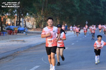 BINH DUONG NEW CITY HALF MARATHON 2024 - Ảnh #1772480