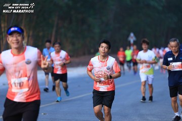 BINH DUONG NEW CITY HALF MARATHON 2024 - Ảnh #1750575