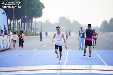BINH DUONG NEW CITY HALF MARATHON 2024 - Ảnh #1772694