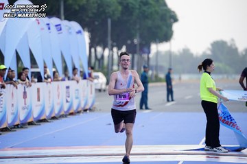 BINH DUONG NEW CITY HALF MARATHON 2024 - Ảnh #1770850