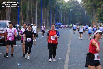 BINH DUONG NEW CITY HALF MARATHON 2024 - Ảnh #1755662